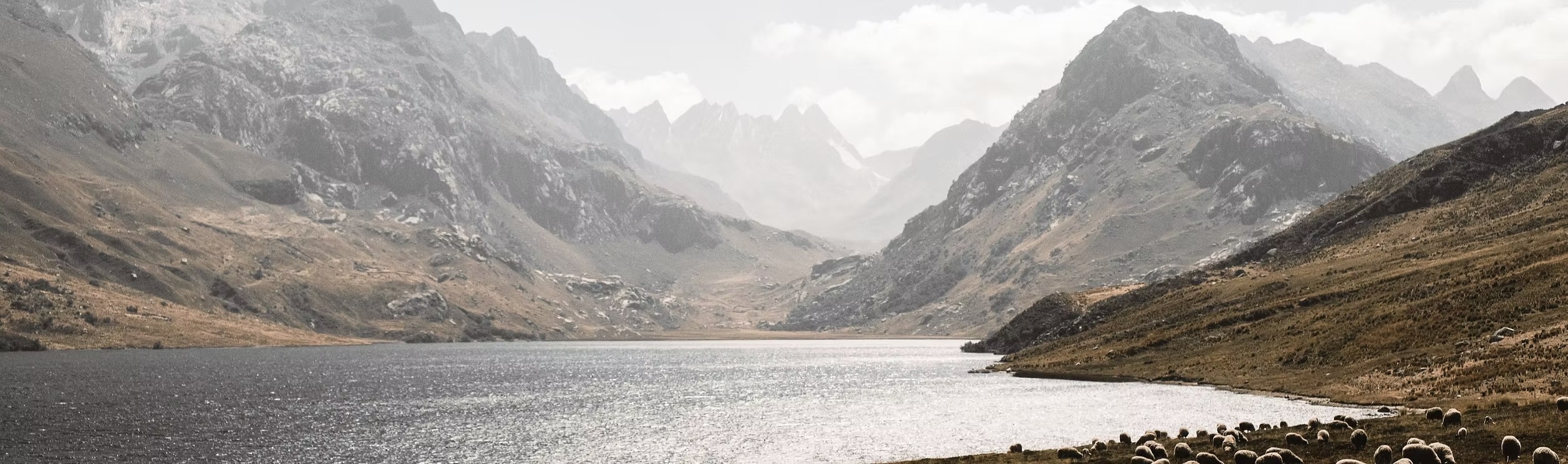 L'odyssée sauvage - lagune de haute altitude, sommets andins - Graine de Voyageur