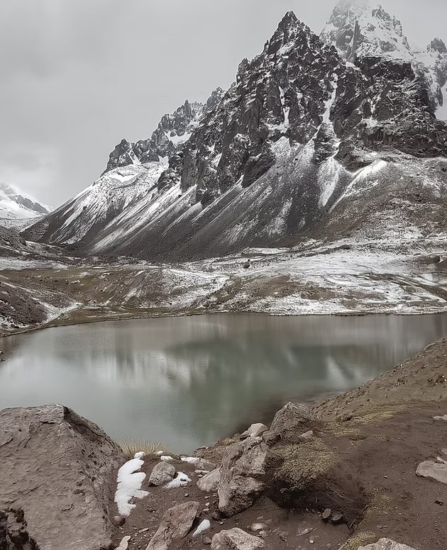 Lagune Humantay sur le trek du Salkantay - Graine de Voyageur